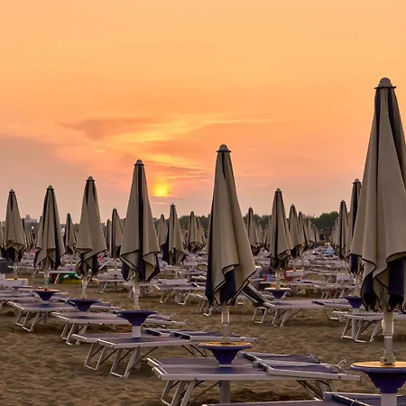 Garden Retreat Steps From The Pool Bibione