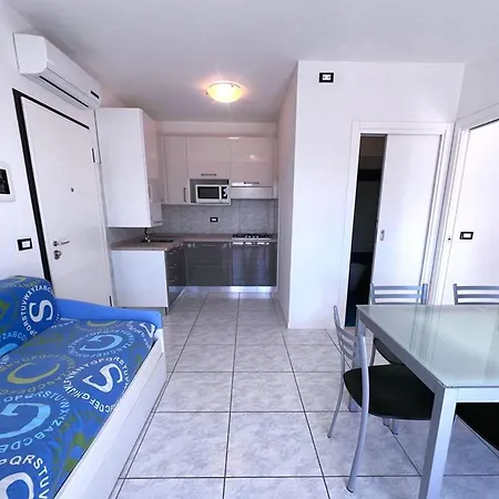 Garden Retreat Steps From The Pool Apartment Bibione